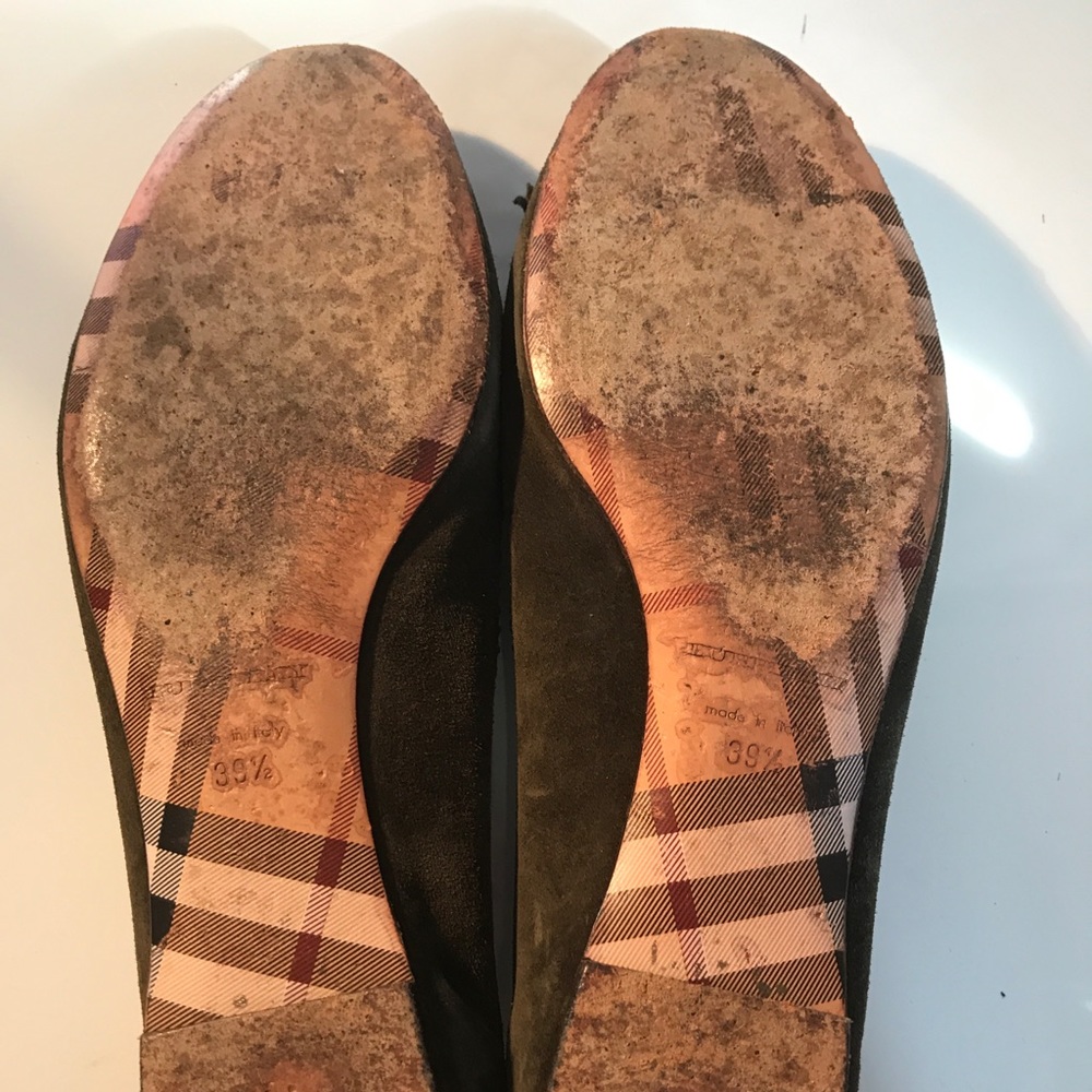 Olive Burberry Flats - Picture 2 of 3